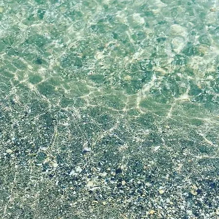 By The Waves Luxury 바르나