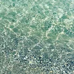 By The Waves Luxury Warna