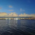 Apartment By The Waves Luxury